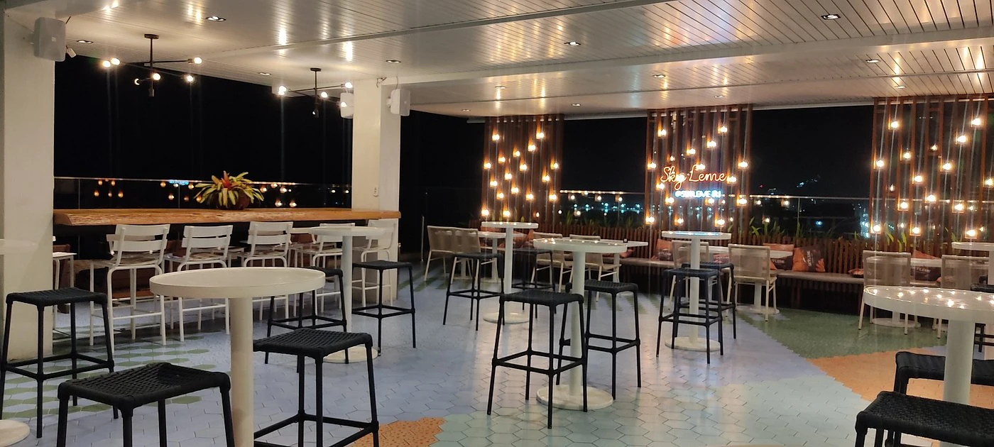 Panoramic Pool - Copacabana Beach View - Image